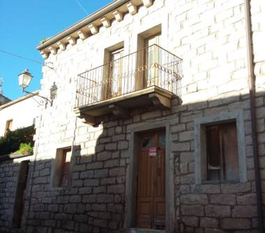 Casa indipendente in vendita a Luras (Sassari)