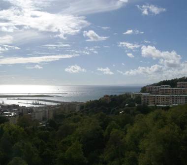 Appartamento in vendita a Genova, Zona Sestri Ponente