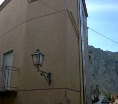 Casa indipendente in vendita a Isnello (Palermo)