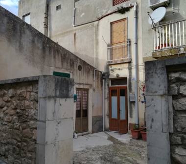 Casa indipendente in vendita a Modica (Ragusa)