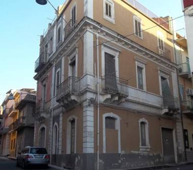 Casa indipendente in vendita a Lentini (Siracusa)