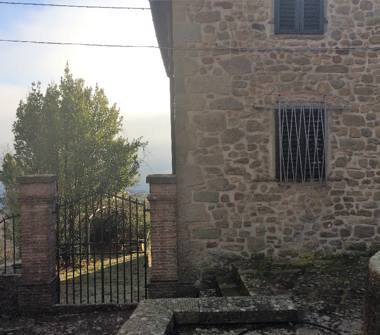 Casa indipendente in vendita a Marliana, Frazione Avaglio