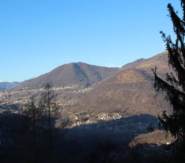 Casa indipendente in vendita a Schignano, Frazione Vesbio