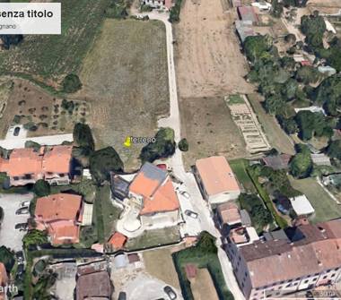 Terreno Edificabile Commerciale in vendita a Lucca, Zona Tempagnano Di Lunata