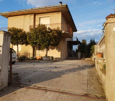Casa indipendente in vendita a Ponzano di Fermo (Fermo)