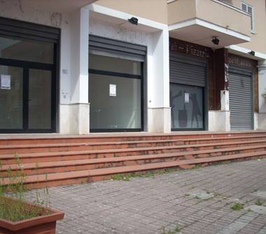 Negozio in vendita a Montecorvino Rovella, Frazione San Martino