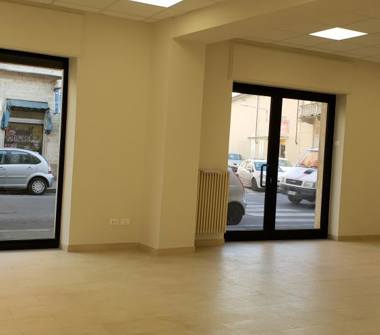 Negozio in affitto a Torino, Zona Lucento