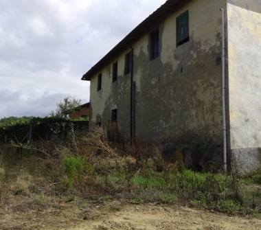 Rustico/Casale in vendita a Terranuova Bracciolini, Frazione Ville