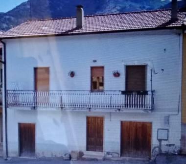 Casa indipendente in vendita a Chiusano di San Domenico (Avellino)