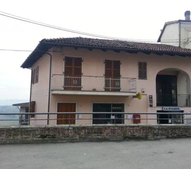 Trilocale in affitto a Tonco (Asti), Piazza Vittorio Emanuele II 12