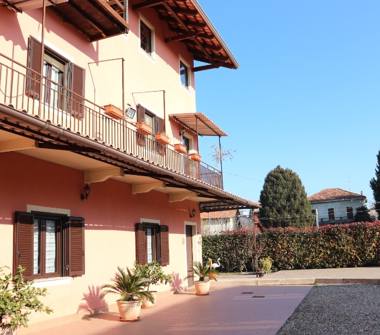 Villa in vendita a Fara Novarese (Novara)
