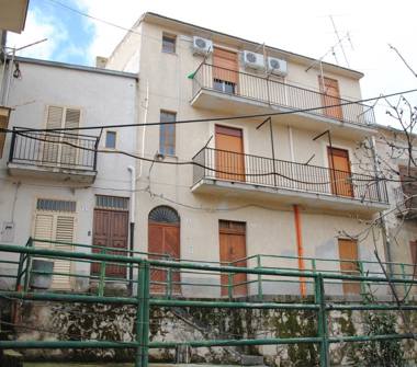 Appartamento in vendita a Montedoro (Caltanissetta)