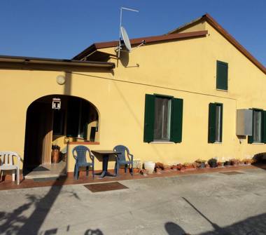 Casa indipendente in vendita a Massa (Massa-Carrara)