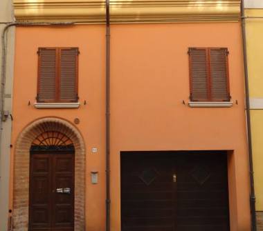 Casa indipendente in vendita a Cesena, Frazione Centro città