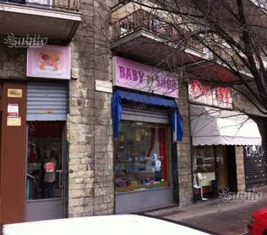 Negozio in vendita a Torino, Zona Santa Rita