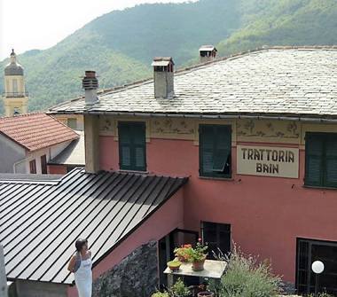 Albergo/Struttura ricettiva in vendita a Neirone (Genova)