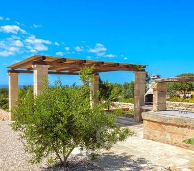 Casa indipendente in affitto a Salve, Frazione Torre Pali