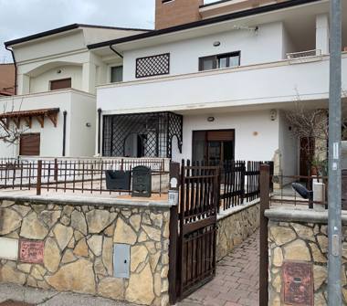 Villetta a schiera in vendita a Raiano (L'Aquila)