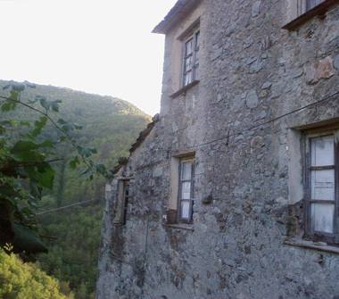 Rustico/Casale in vendita a Mezzanego, Frazione Isola Di Borgonovo