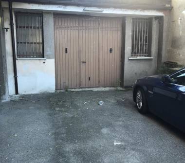 Garage/Auto silos in vendita a Senago (Milano)