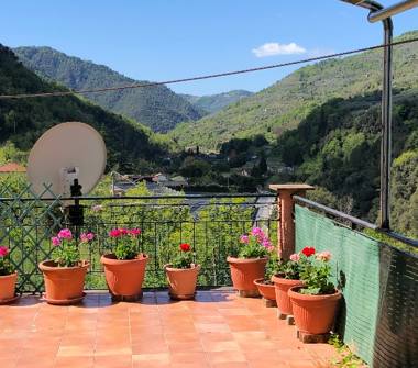 Casa indipendente in vendita a Isolabona (Imperia)