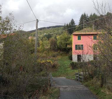 Casa indipendente in vendita a Varazze, Frazione Alpicella