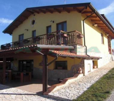 Villa in vendita a Monte Porzio, Frazione Castelvecchio