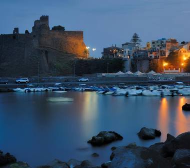 Affitto Appartamento Vacanze a Aci Catena, Frazione San Nicolò, Via Lecco 25