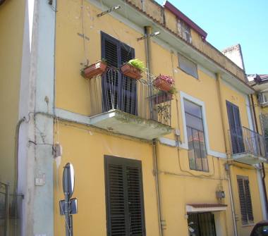 Palazzo/Stabile in vendita a Caserta, Frazione San Benedetto