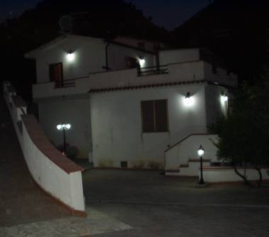 Casa indipendente in vendita a Fiumefreddo Bruzio (Cosenza)