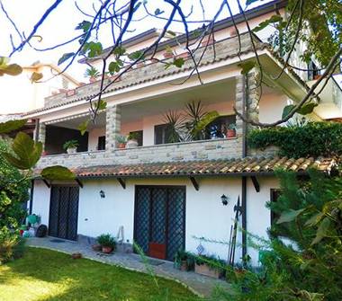 Villa in vendita a Monterosi (Viterbo)