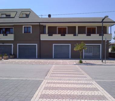 Negozio in affitto a Penna Sant'Andrea, Frazione Val Vomano