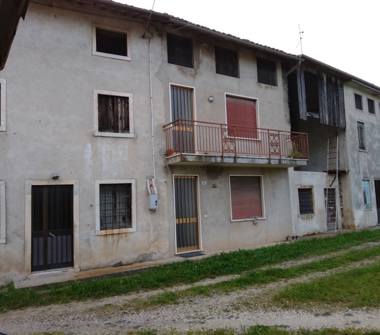 Porzione di casa in vendita a Brogliano, Frazione Quargnenta