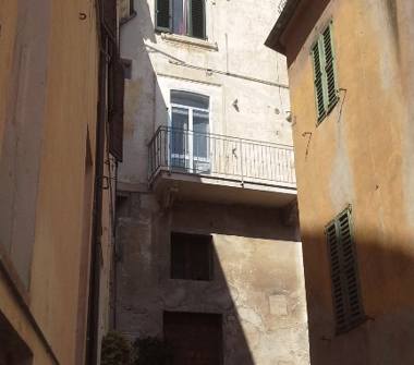 Quadrilocale in vendita a Sassoferrato (Ancona)