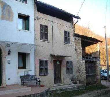 Porzione di casa in vendita a Valdagno, Frazione Campotamaso