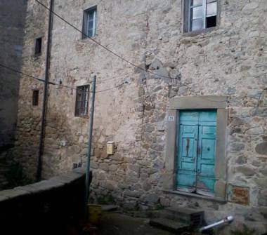 Porzione di casa in vendita a Marliana, Frazione Giampierone