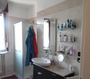 Bilocale in vendita a Reggio Emilia, Frazione Centro città