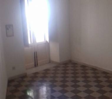 Trilocale in vendita a Palermo, Zona Zisa