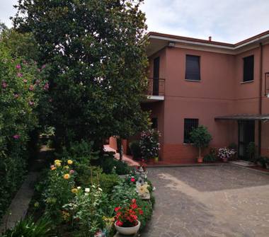 Villa in vendita a Gallarate (Varese)