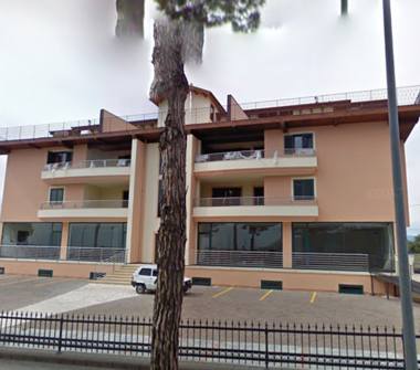 Quadrilocale in vendita a Notaresco (Teramo), Via Fosse Ardeatine 3