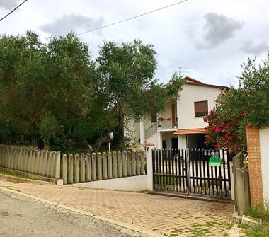 Casa indipendente in vendita a Loreto Aprutino (Pescara)