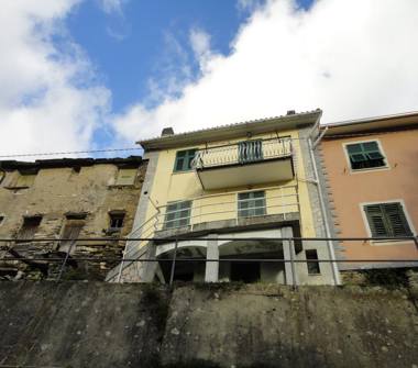 Appartamento in vendita a Neirone, Frazione Roccatagliata