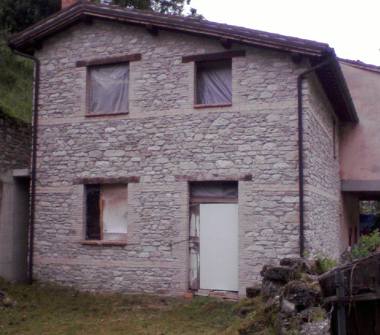 Rustico/Casale in vendita a Castelsantangelo sul Nera (Macerata)