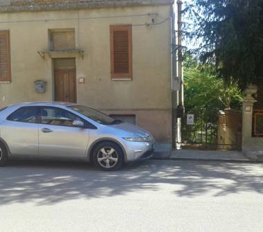 Casa indipendente in vendita a Castellana Sicula, Frazione Calcarelli