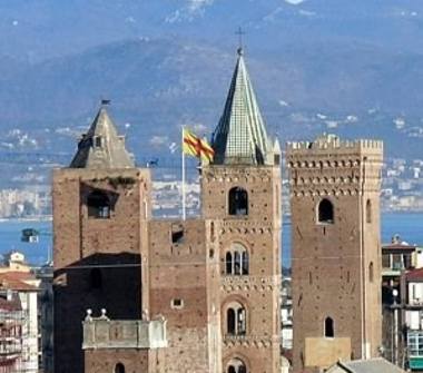 Quadrilocale in vendita a Albenga (Savona), Piazza San Siro 8