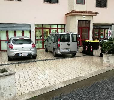 Negozio in vendita a Roma, Zona Romanina