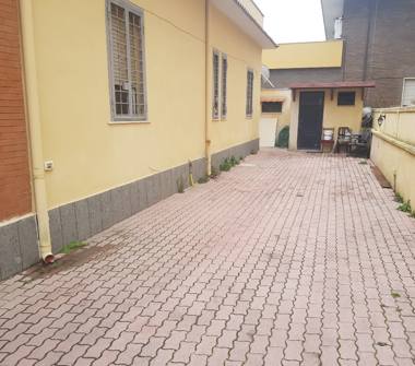 Trilocale in vendita a Fiumicino, Frazione Isola Sacra