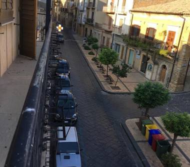 Casa indipendente in affitto a Barrafranca (Enna), Corso Vittorio Emanuele 260