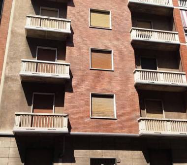 Trilocale in vendita a Torino, Zona Borgata Vittoria, Via Francesco Baracca 55