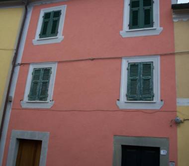 Trilocale in vendita a Fivizzano, Frazione Ceserano